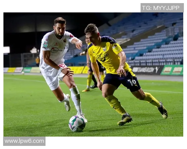 绿色森林流与牛津联的激烈对决展现足球魅力与团队精神的完美结合