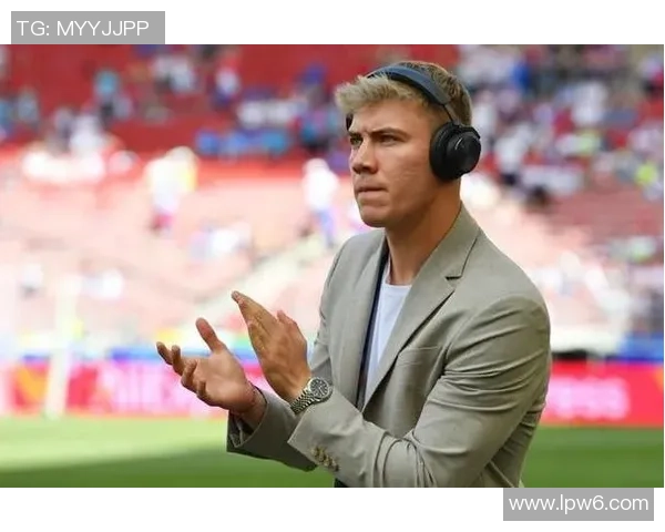 霍伊伦的传奇人生与科学探索之旅：从梦想起航到辉煌成就的启示